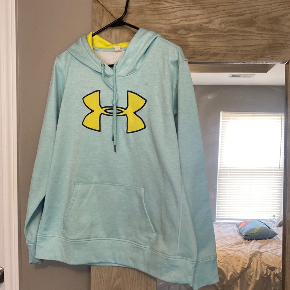 Like new- Under Armour Hoodie Womens M